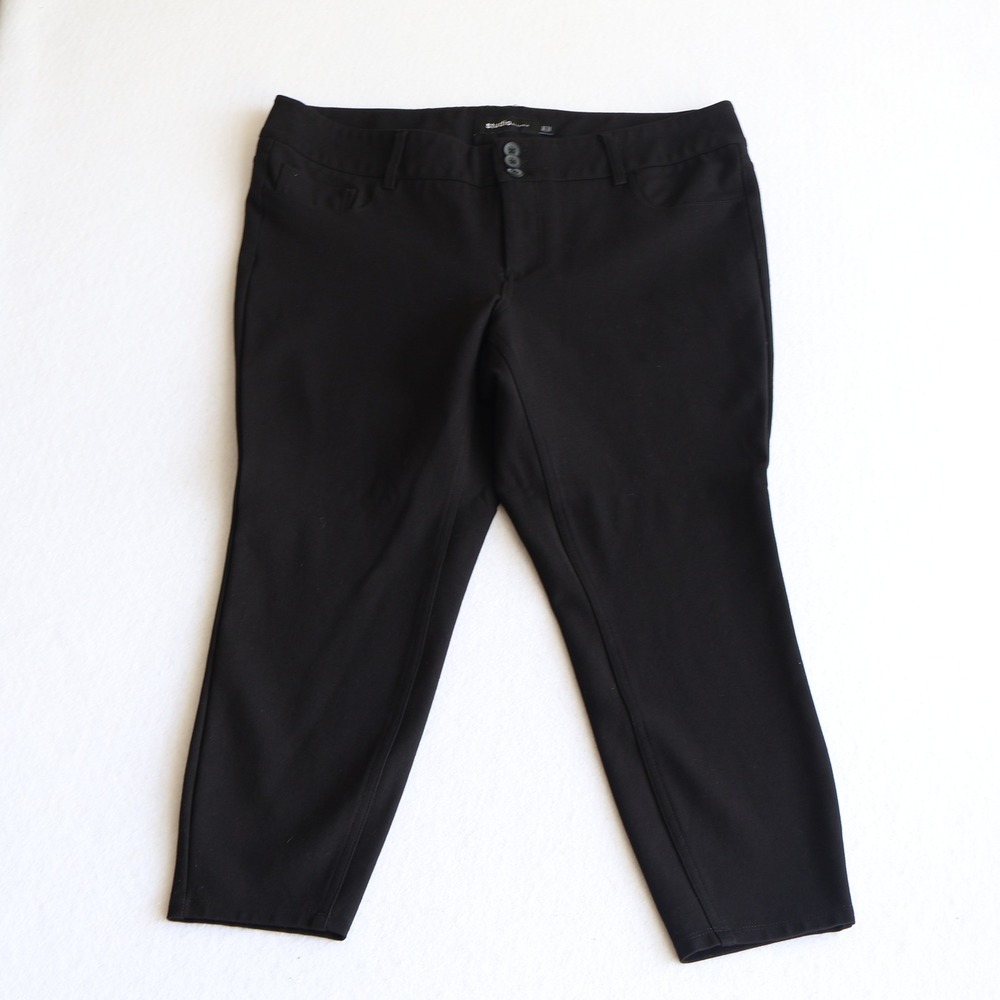 Torrid Studio Black Stretch Ankle Pants 20S Three Button Trousers Short